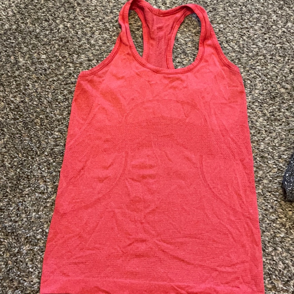 swiftly tech lulu shirt